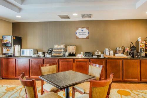 Hotel Mainstay Suites Grand Island