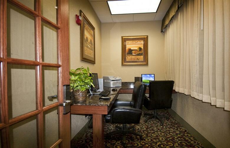 Hotel Best Western Plus Mid Ne Inn & Suites