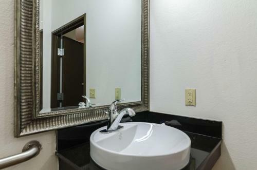 Motel 6 Lincoln