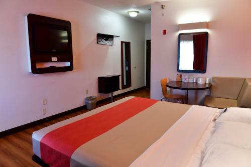 Motel 6 Lincoln