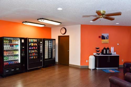Motel 6 Lincoln
