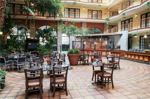 Hotel Aksarben Suites Omaha