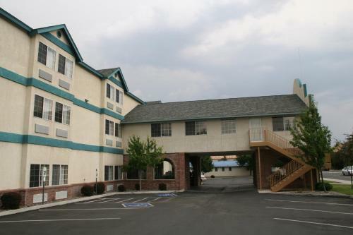 Carson City Plaza Hotel