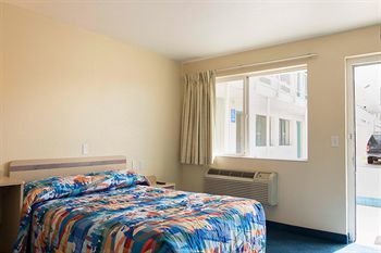 Motel 6 Reno - Virginia Plumb
