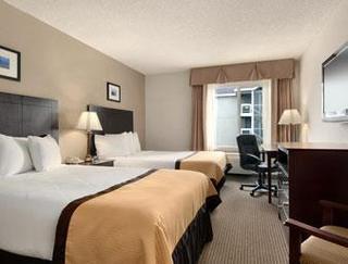 Hotel Baymont Inn And Suites