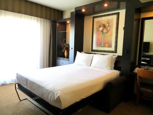 Hotel Polo Towers By Raintree