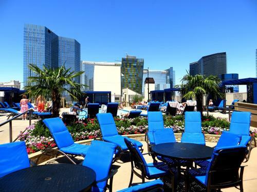 Hotel Polo Towers By Raintree