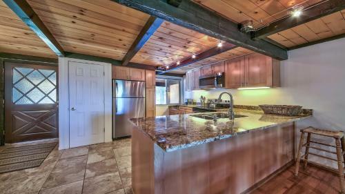 Tahoe Village 275c