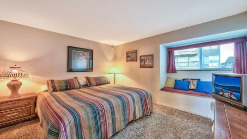 Tahoe Village 754j