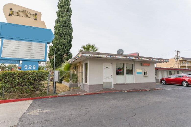 Gateway Motel