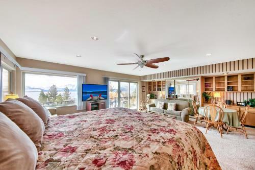 Lake View Chalet