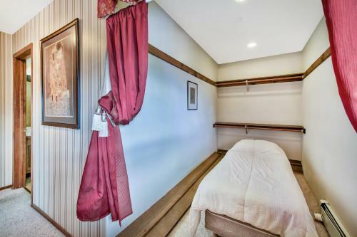 Lake View Chalet