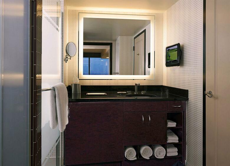 Hotel Elara, A Hilton Grand Vacations Club