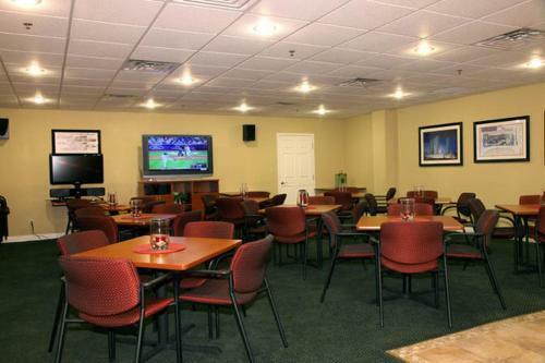 Aparthotel Jockey Club Suites