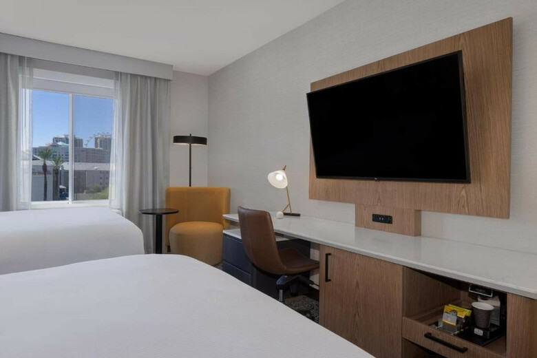 Hotel Doubletree By Hilton Las Vegas East Flamingo