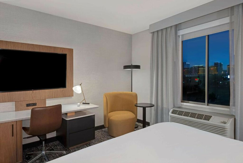 Hotel Doubletree By Hilton Las Vegas East Flamingo