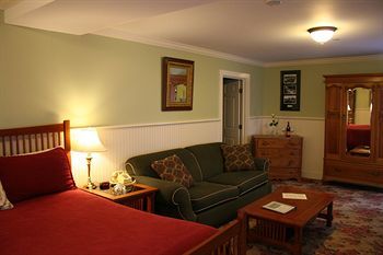 Posada Kearsarge Inn