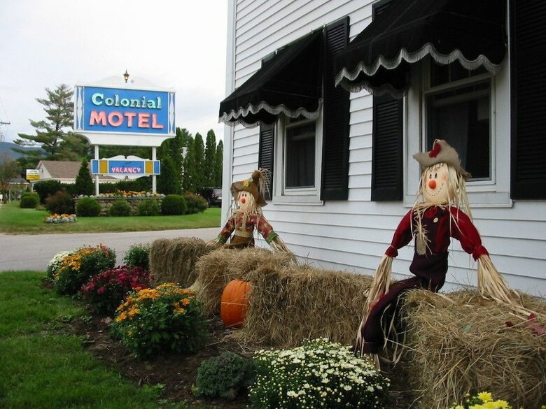 Colonial Motel