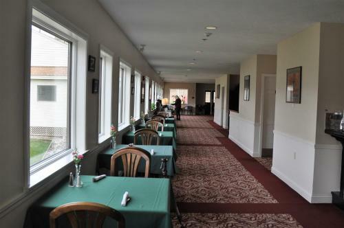 Hotel Fox Ridge - A Red Jacket Resort