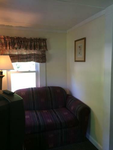 Perry's Motel And Cottages