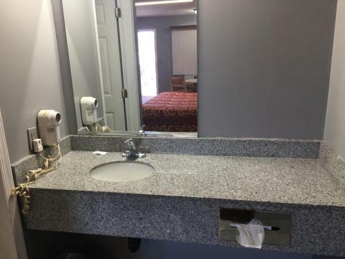 Journeys End Motel