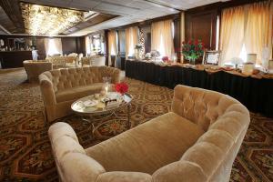The Claridge Hotel