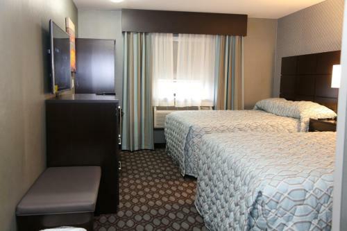 Hotel Red Carpet Inn Elmwood