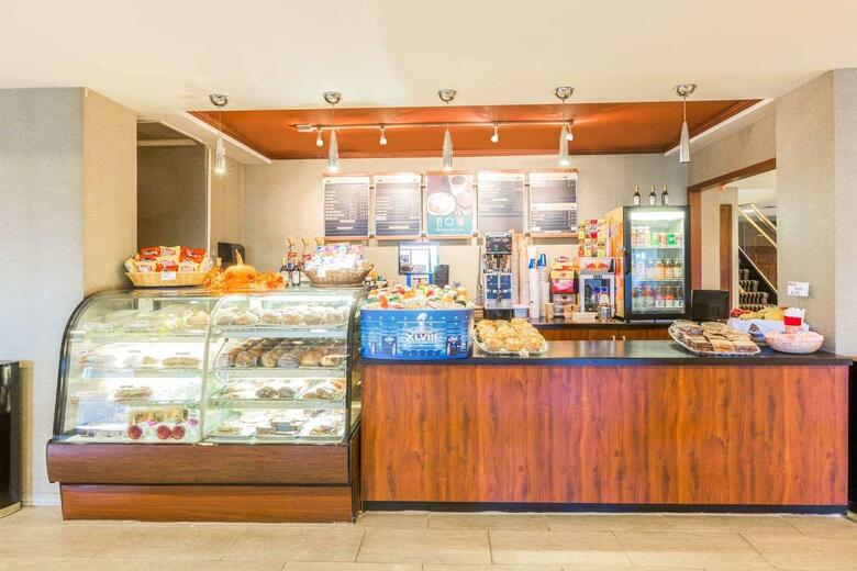 Wyndham Garden Hotel Newark Airport