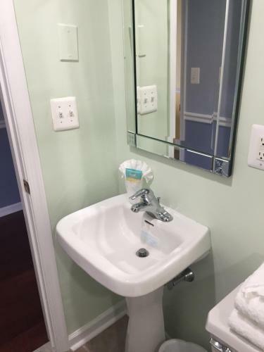 Hotel Surf Song Beach Resort