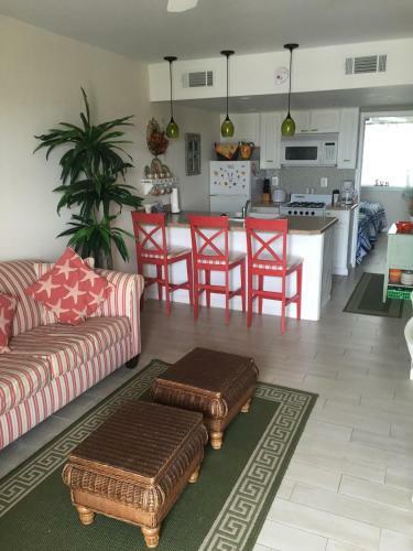 Hotel Surf Song Beach Resort