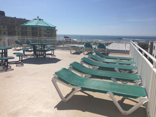 Hotel Surf Song Beach Resort