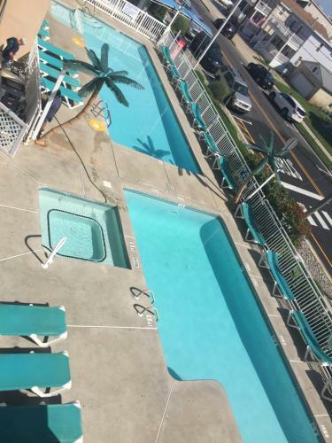 Hotel Surf Song Beach Resort