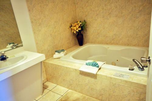 Motel Riviera Resort & Suites