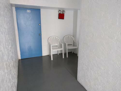 Admiral Resort Motel