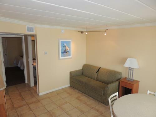 Fleur De Lis Beach Motel