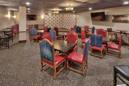 Mcm Elegante Hotel And Event Center
