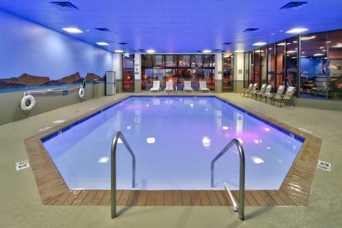 Mcm Elegante Hotel And Event Center