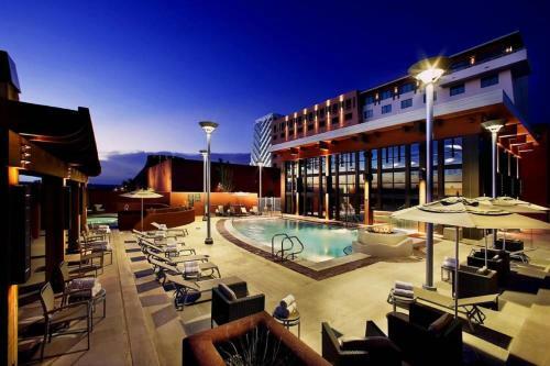 Hotel Isleta Resort & Casino