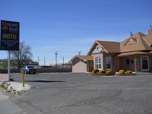 Motel Economy Inn Farmington