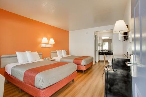 Motel 6 Albuquerque - Carlisle