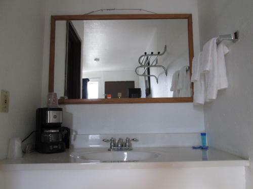 Motel 10