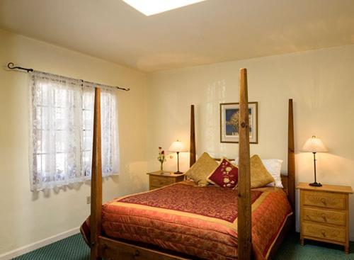 Hacienda Nicholas Bed & Breakfast