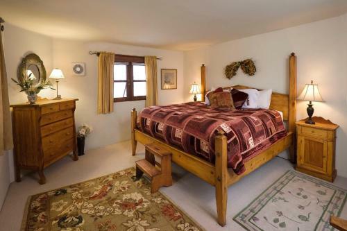 Hacienda Nicholas Bed & Breakfast