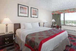 Albany Ramada Plaza Hotel
