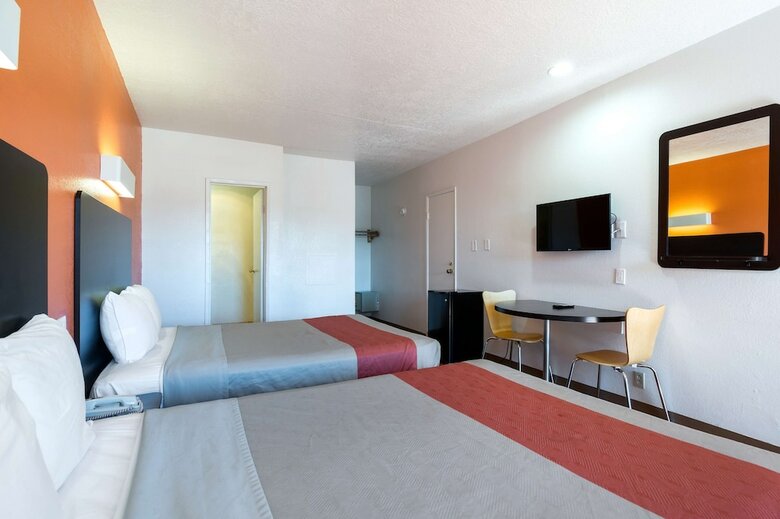 Motel 6 Santa Fe Plaza - Downtown