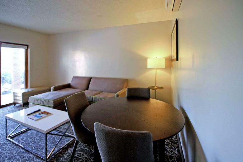 Hotel Garrett's Desert Inn