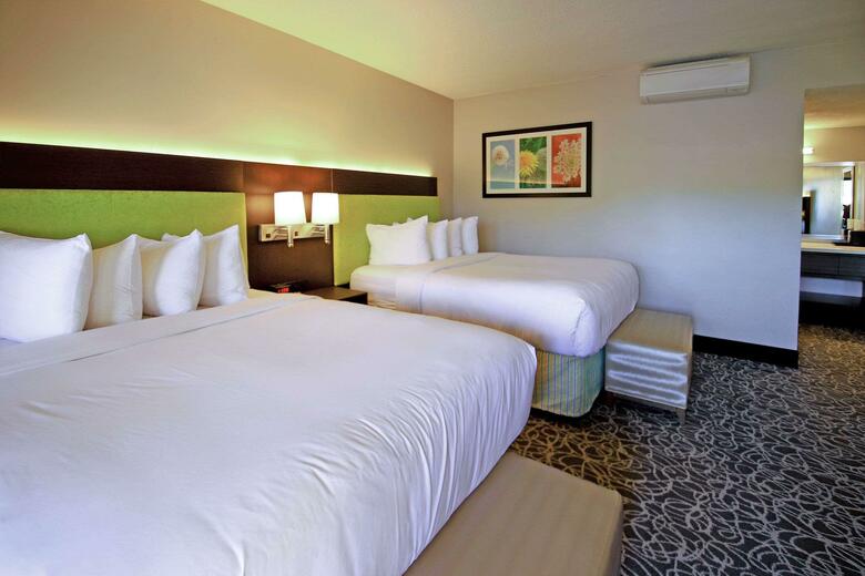 Hotel Garrett's Desert Inn