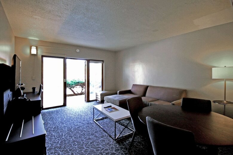 Hotel Garrett's Desert Inn