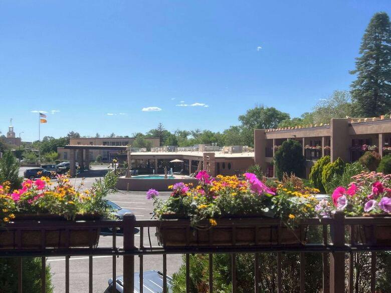Hotel Garrett's Desert Inn