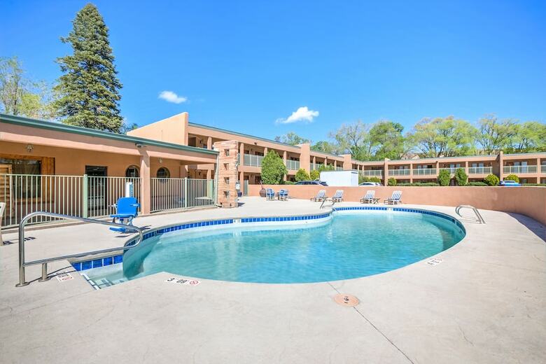 Hotel Garrett's Desert Inn